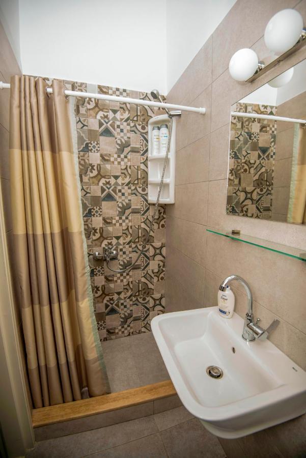 Lithos Apartments Kalymnos Town Екстер'єр фото